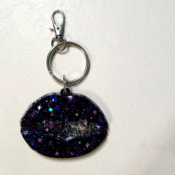 5/$25🌴Handmade Epoxy Resin Black Purple Glitter Vampire Kiss Keychain - Picture 1 of 3